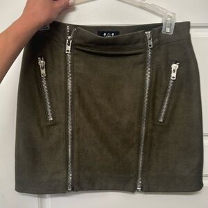 Six crisp days skirt